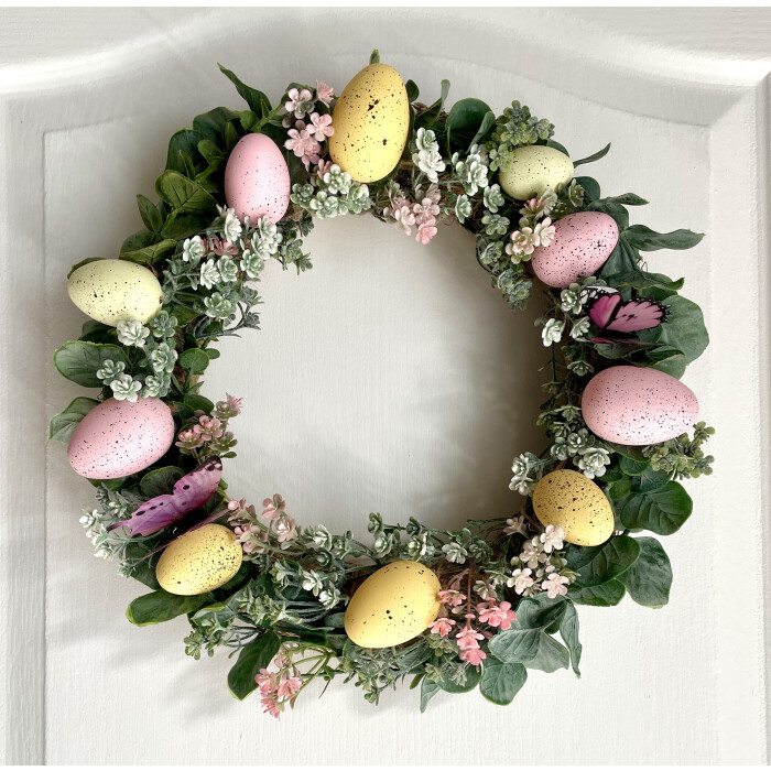 Easter wreath with eggs