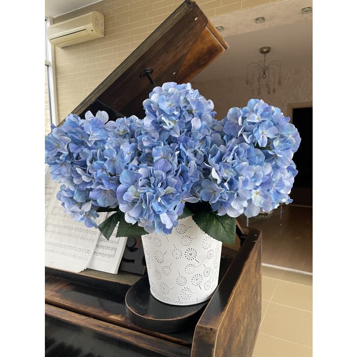 Blue hydrangea (bouquet)