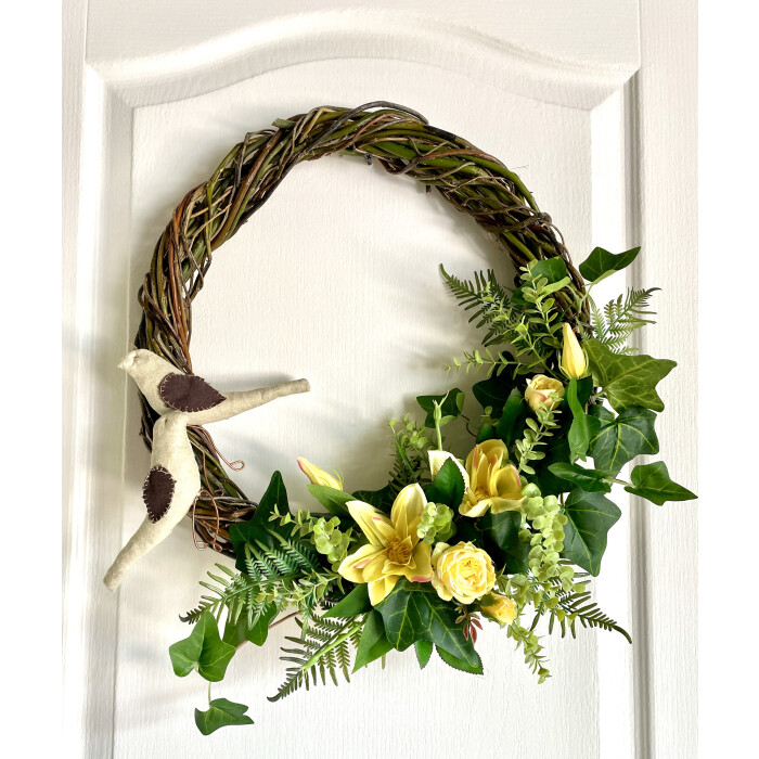 Spring wreath with two birds