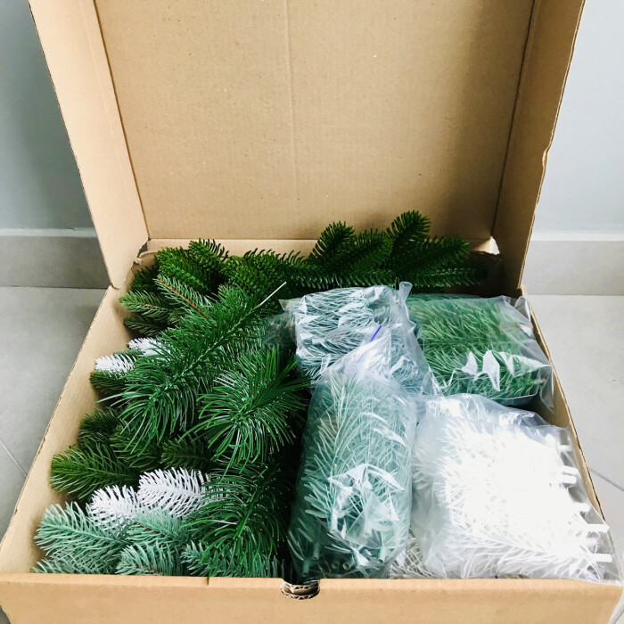 Set of cast coniferous branches Decor Box (166 elements)